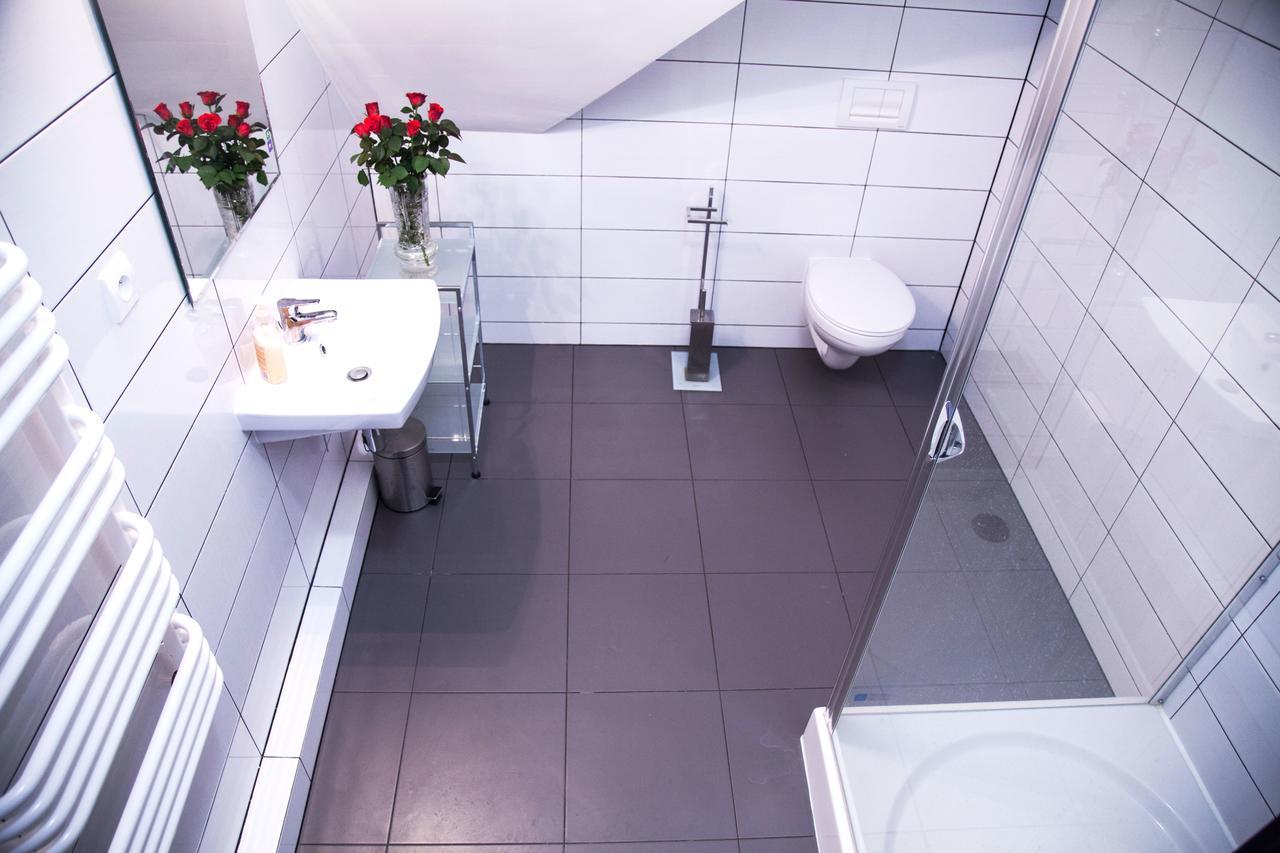 Świdnica Essenza Party Center Bed & Breakfast エクステリア 写真